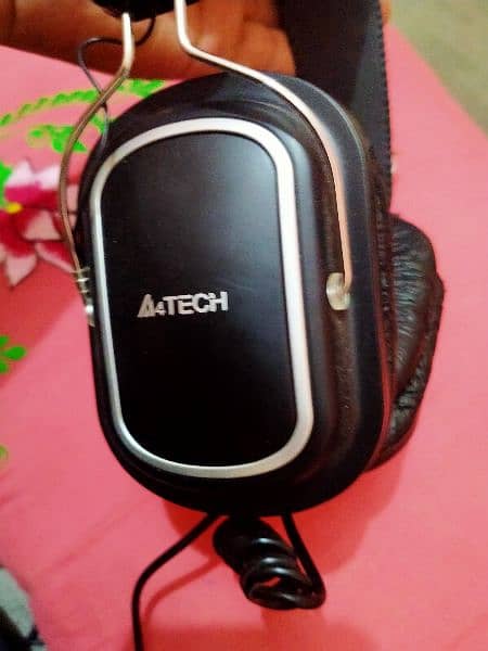 A4 Tech Headphones with mic 2