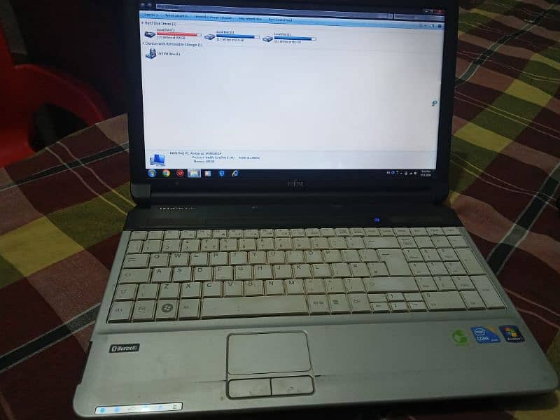 FUJITSU Laptop All Ok Core i3 No Problem 1