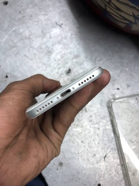 iphone 8   condition 10 by 10 5