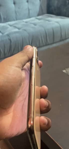 iphone 11 pro 256 gb Gold color 1