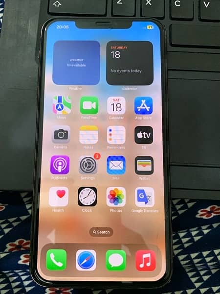 I phone 11 pro max 64 Gb Non PTA Golden 3