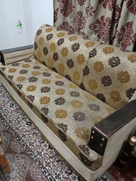 5 seatr sofa set used condtion 7/10 2