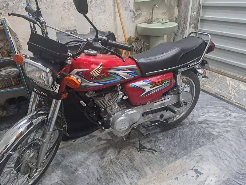 ### Title: Like-New Honda 125 for Sale – Impeccable Condition 2