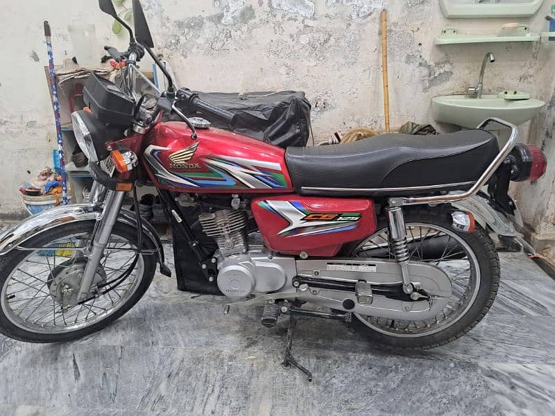 ### Title: Like-New Honda 125 for Sale – Impeccable Condition 8