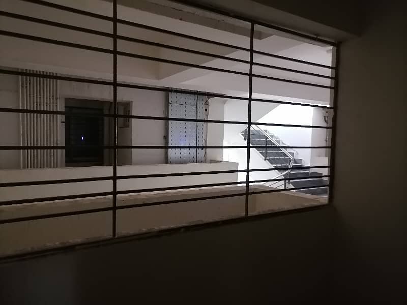 Ideally Located Flat Of 1200 Square Feet Is Available For Sale In Karachi 9