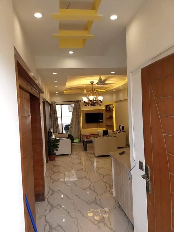 Centrally Located Flat Available In Gulshan-E-Iqbal - Block 13-D2 For Sale 1