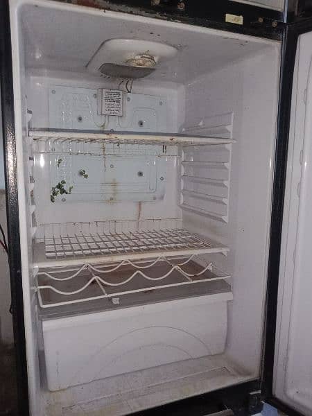 Dawlance refrigerator medium 3