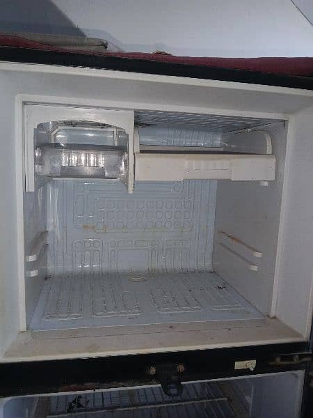 Dawlance refrigerator medium 4
