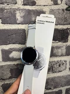 Samsung Watch 4 Classic 46mm Silver With Box And Original Charger 0