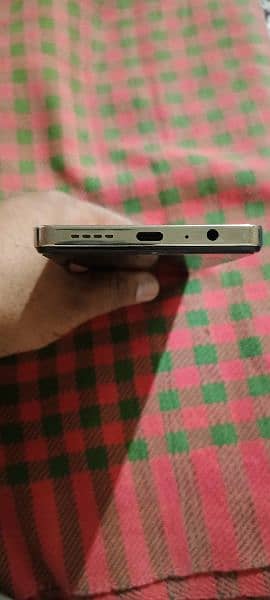 Infinix not 30 well condition 10 by 10 condition full lush scratch les 3