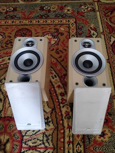JVC. . . speakers. . . for car and amplifier 4