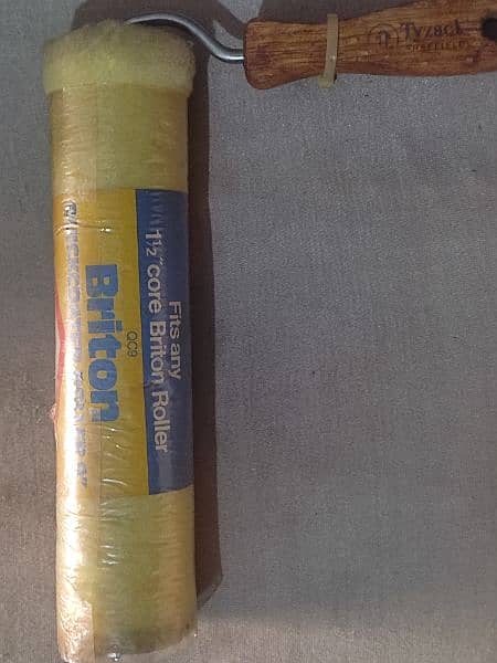 scrappers ,karni, Brushes, paint roller are available in cheap price 2