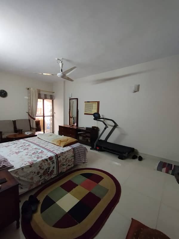 Flat for Sale in Gulshan Block-13A 12