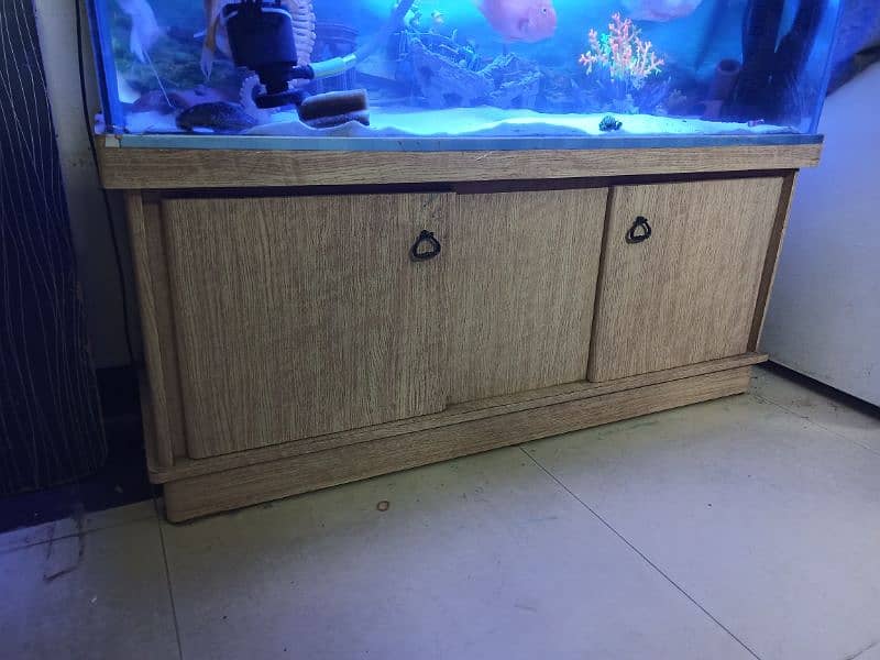 4ft Aquarium with top and stand fishes and accessories included 0