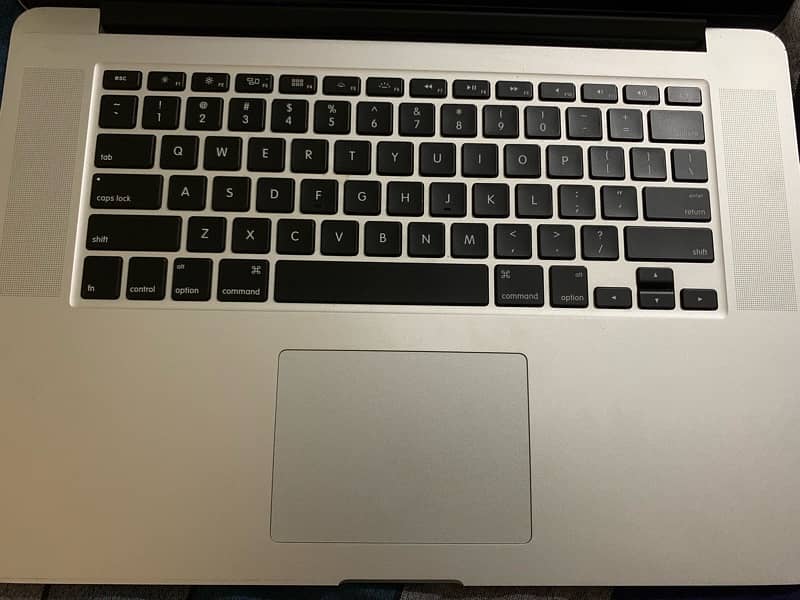MacBook Pro for sale on cheap price 7