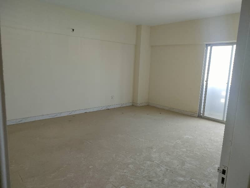 Grey Noor tower shopping mall 3bed DD 4