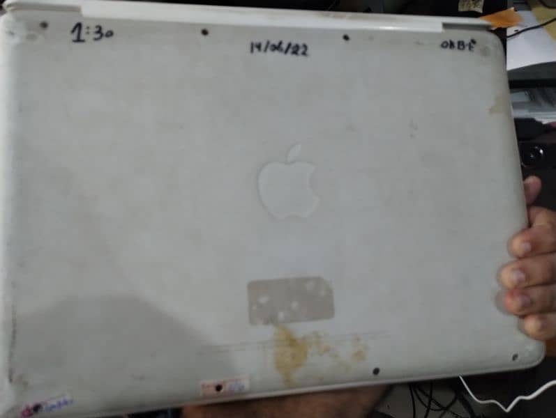 MacBook A1342 5