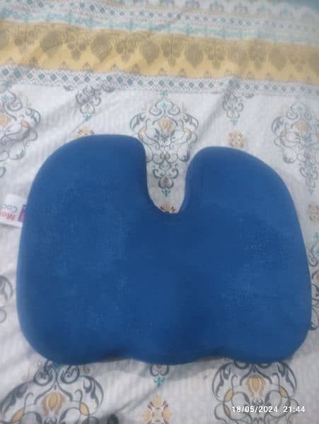 Molty Foam Coccyx Cushion/ hip cushion 3