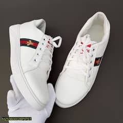 Men's sports shoe white with delivery cod