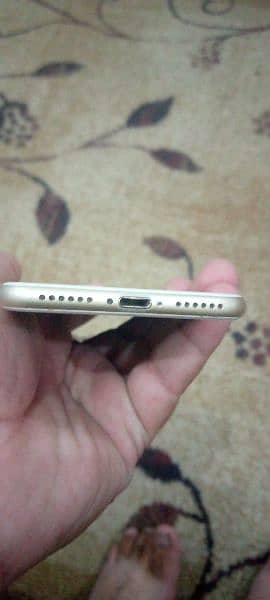 iphone 7 for sale in good condition 5