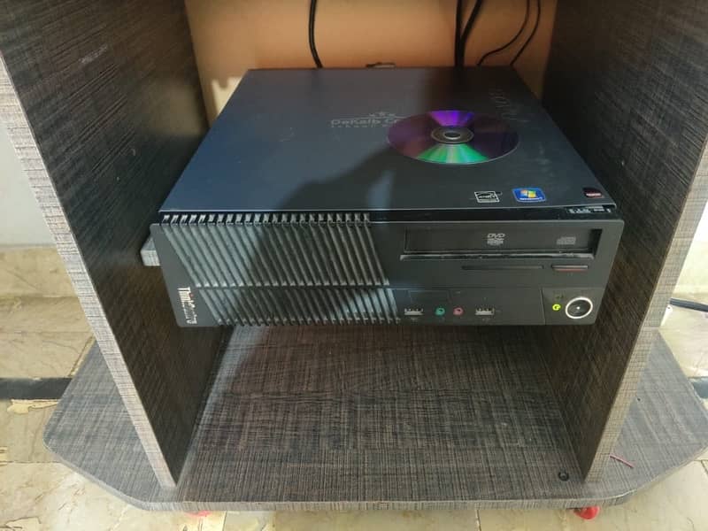 Gaming PC AMD A8 Pro and AMD Graphics 2 GB 6