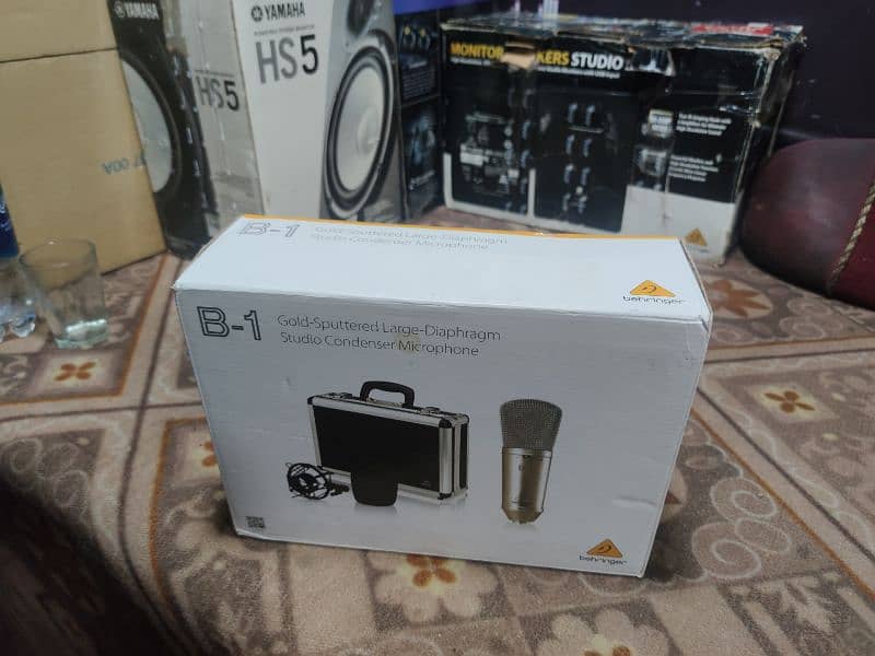 Behringer B1 condenser microphone 1