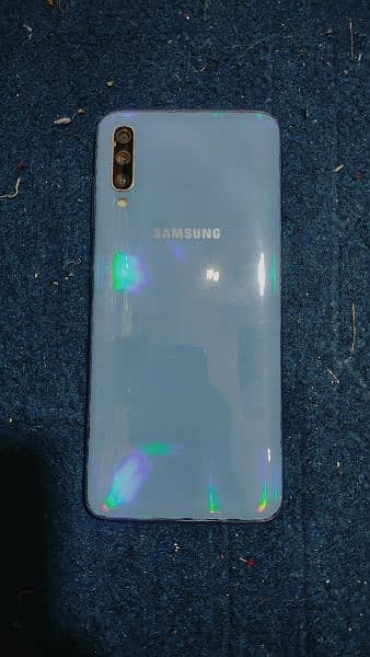 Samsung Galaxy A70 with box 6