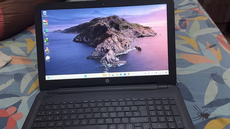 HP 15 AC151dx i5 5th Gen 4GB 128gb ssd 4