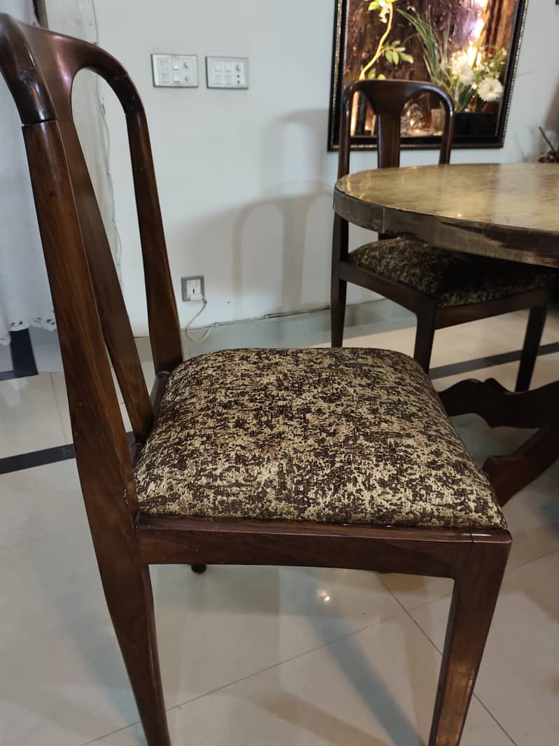 ROUND DINNING TABLE WITH 6 CHAIRS (PURE SHEESHAM) 6