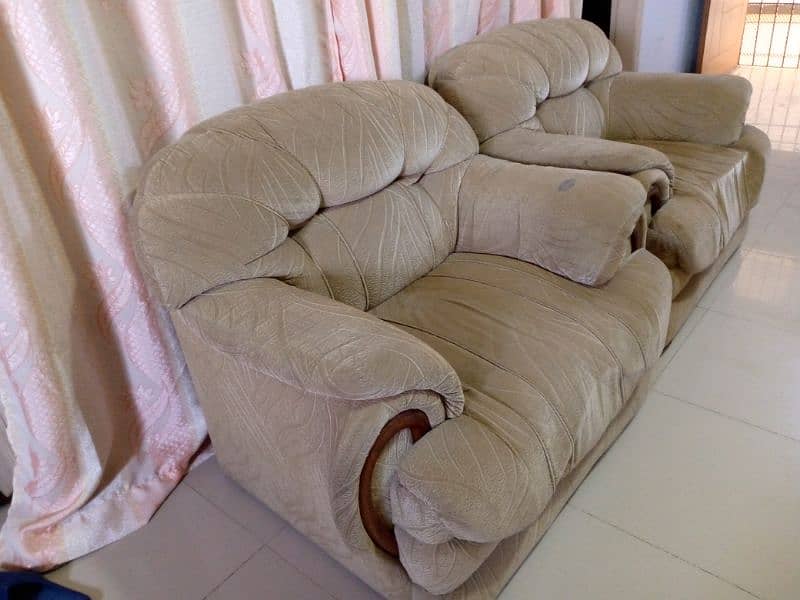 5 seater sofa for sale in good condition 2