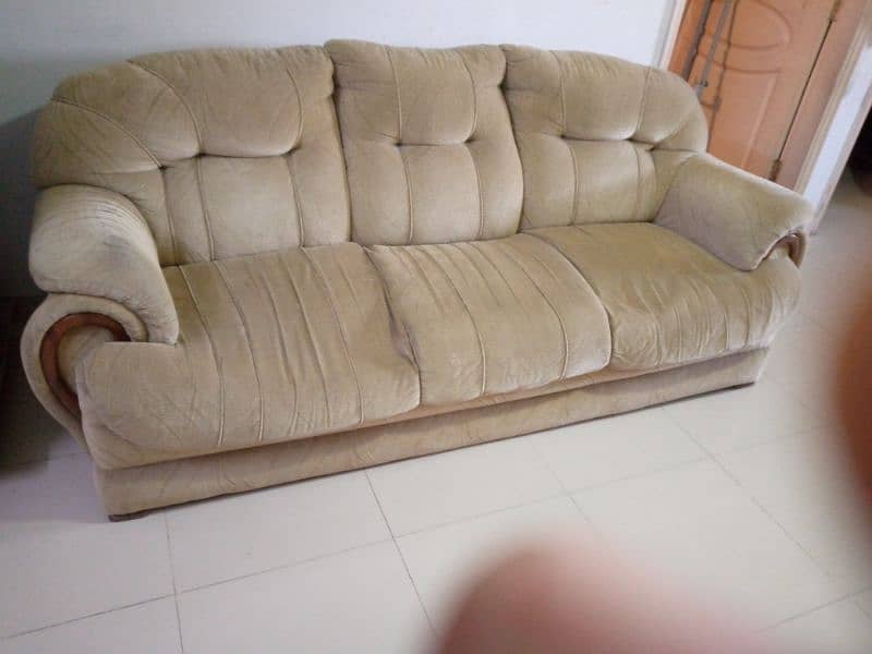5 seater sofa for sale in good condition 3