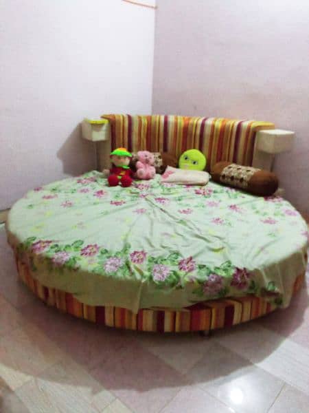Round bed king size 1