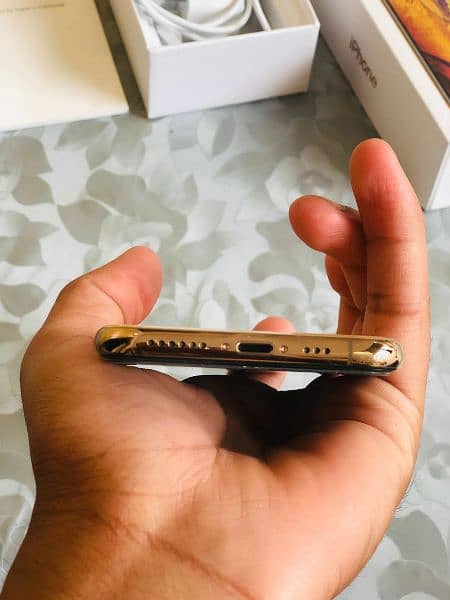 IPHONE XS 64GB NON PTA COMPLETE BOX IMEI MATCH ONLY CALL 8