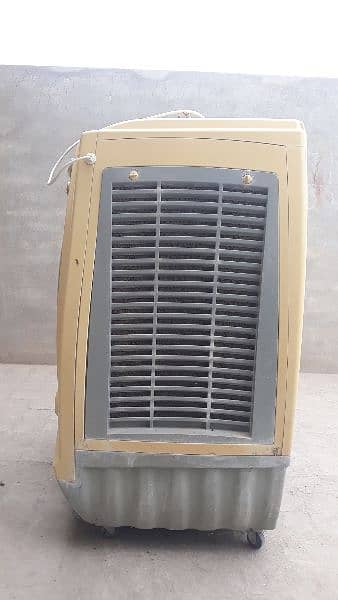 super Asia Air coolour 4 sale 9000 rupiess only 1