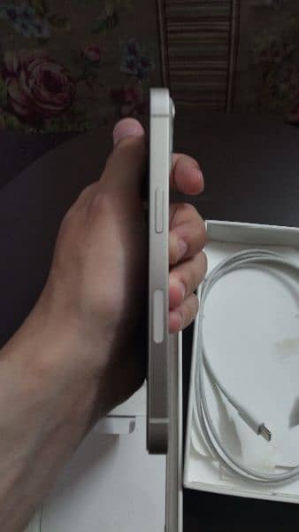 Iphone 13 waterpacked 128gb non pta factory unlock with box and cable. 2