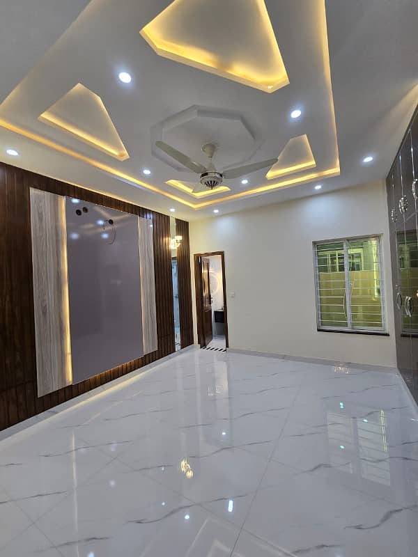 10 Marla Brand new modern House Available for sale in Talha Block Bahria Town Lahore 6
