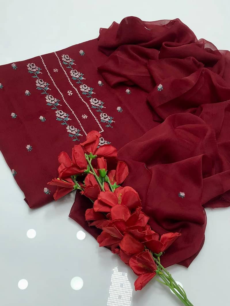Handmade embroidery dress online store 2