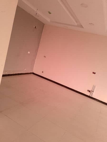 4 Marla Comercial floor available for Rent. call/0300/44/844/93 7