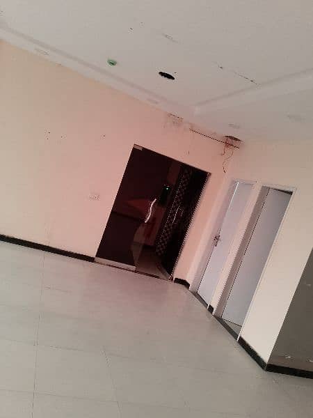 4 Marla Comercial floor available for Rent. call/0300/44/844/93 12