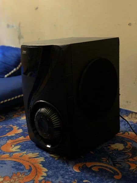 Xtreme speaker 2.1 model :eiffel 2 1
