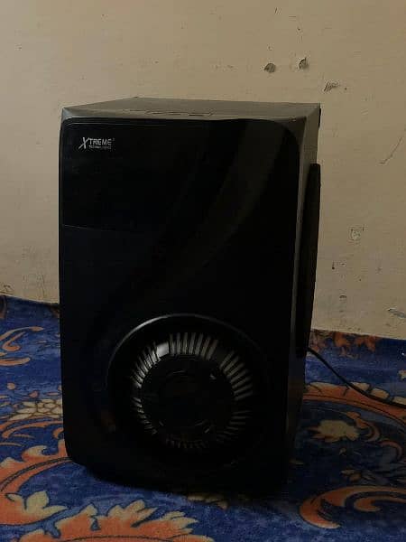 Xtreme speaker 2.1 model :eiffel 2 4