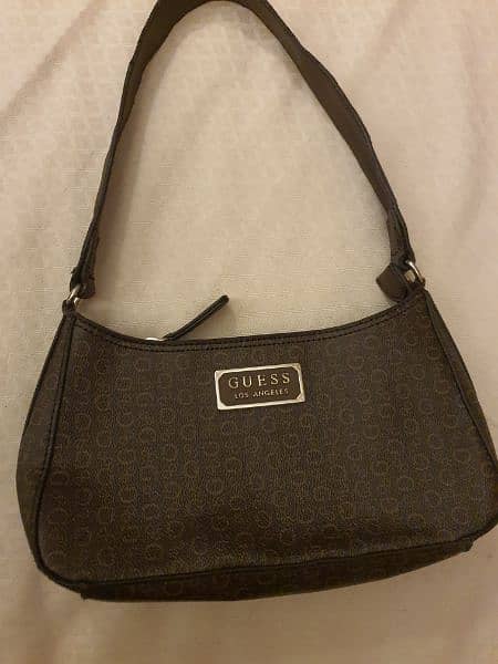 Branded bag for Ladies Guess 3
