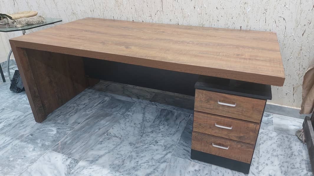 Branded Executive Office Table for Sale at Amazing price 3