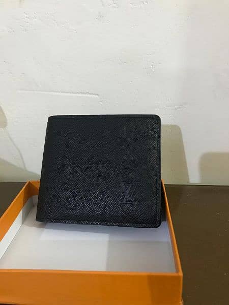 LV Hong hong lot brand new with premium box package wallet 2