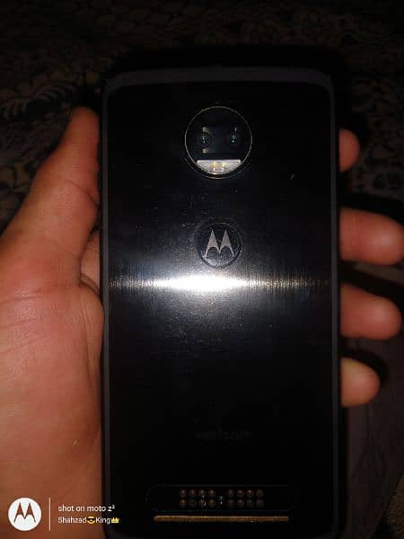 Moto z2. fours PTA proveed gaming divice 2