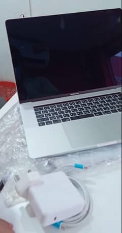 Macbook Pro 2017 Core i7 15inch with touch bar and 2 gb graphic card