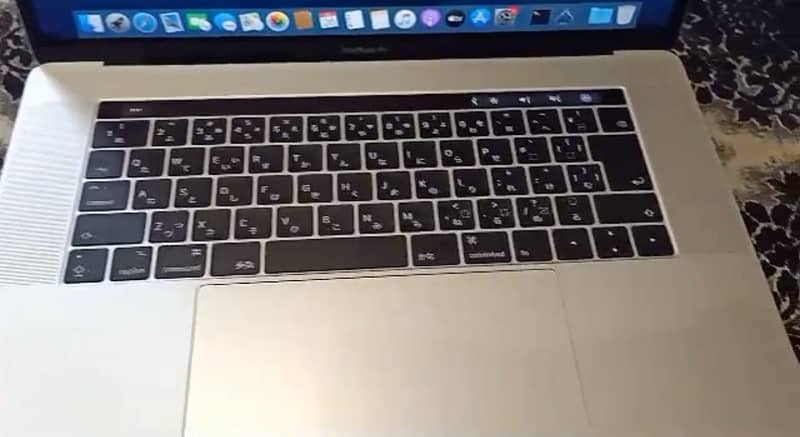 Macbook Pro 2017 Core i7 15inch with touch bar and 2 gb graphic card 7