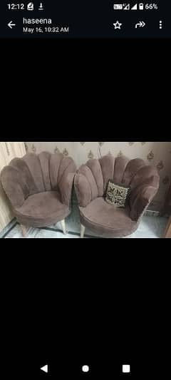 2 chairs good  condistion 0