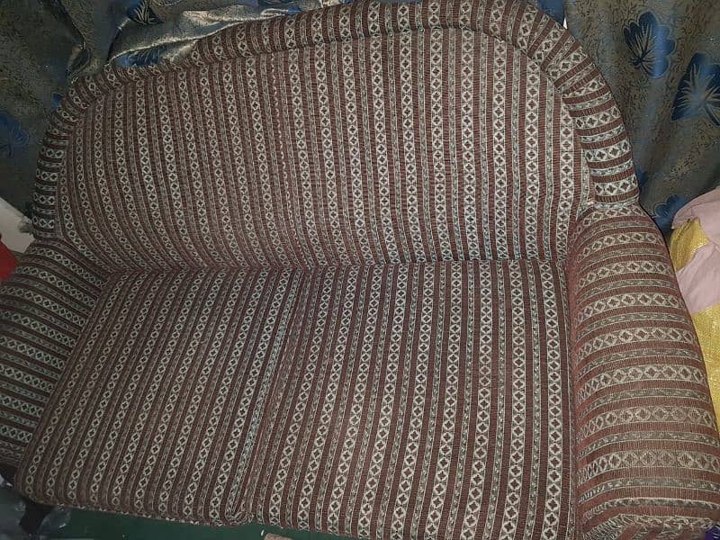 urgent selling 6 seater sofa set 2