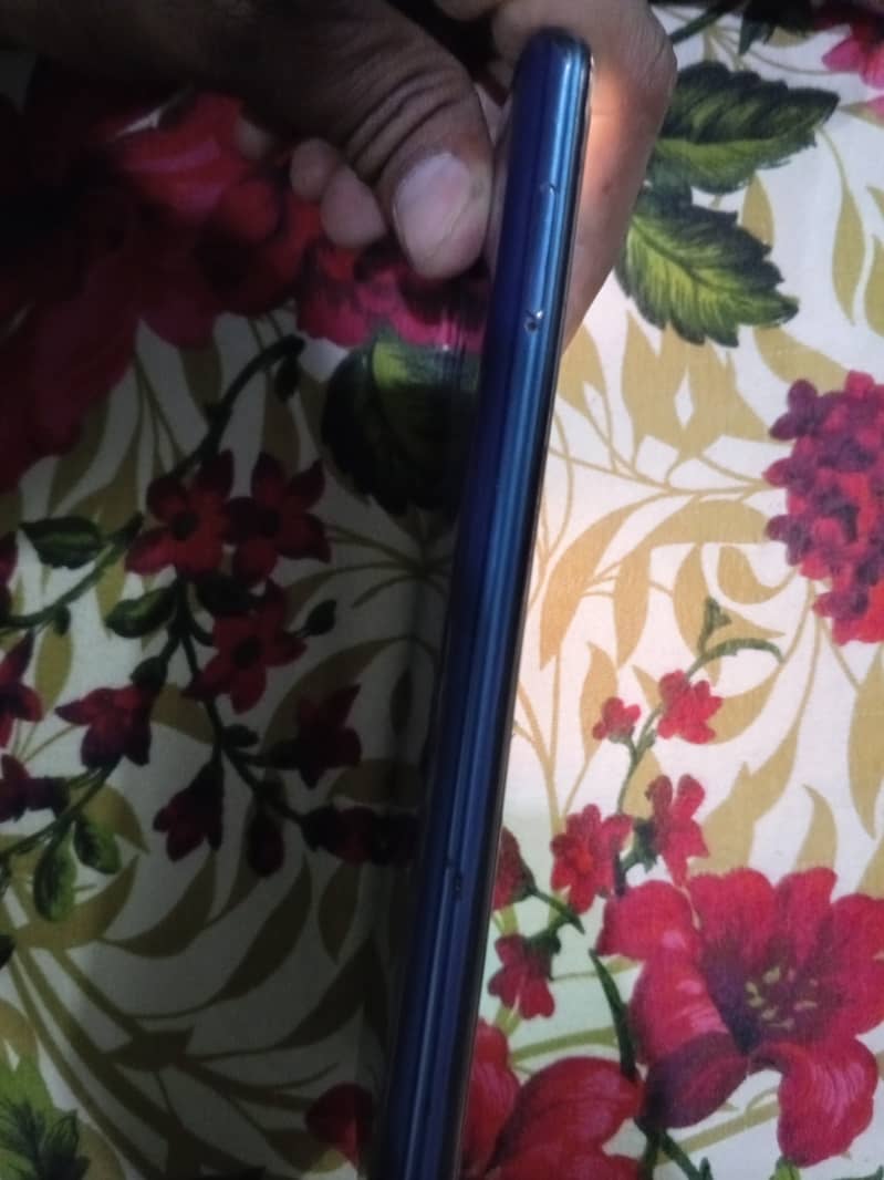 Infinix hot 9 play for sale condition 10/8 chalny me thek h 4